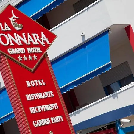 Hotel Grand La Tonnara 4*