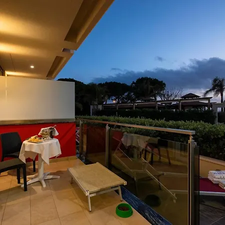 Hotel Grand La Tonnara 4*