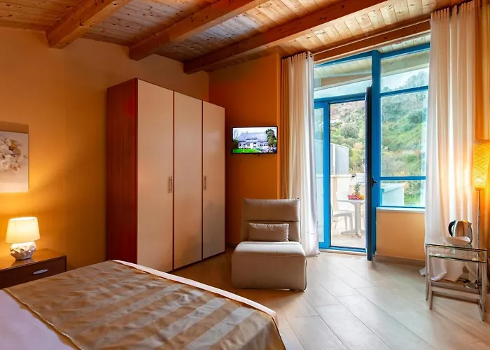 Hotel Grand La Tonnara 4*