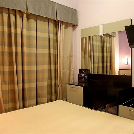 מלון Grand La Tonnara 4*