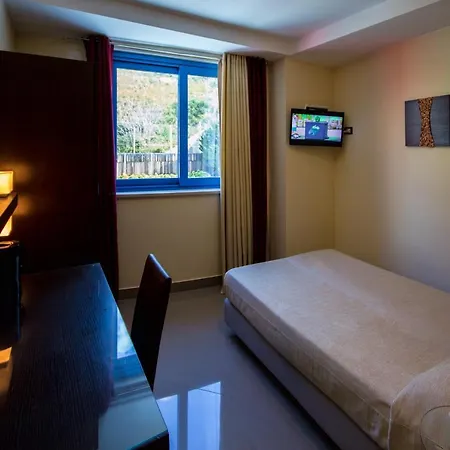 Hotel Grand La Tonnara 4*